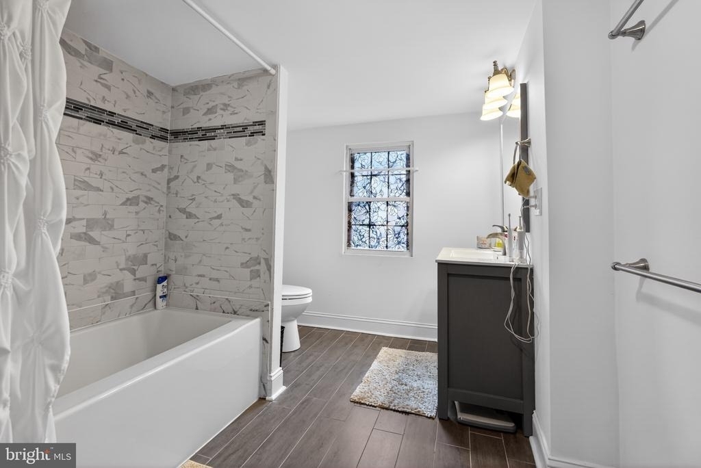 2604 E York Street - Photo 9