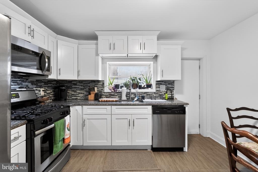 2604 E York Street - Photo 3