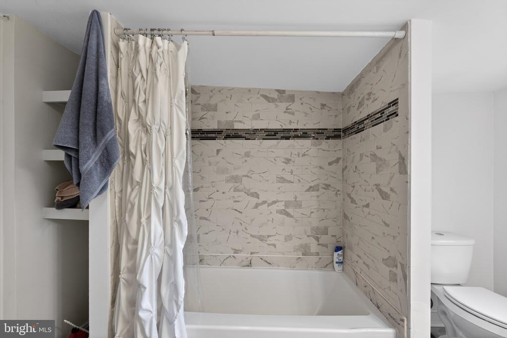 2604 E York Street - Photo 7