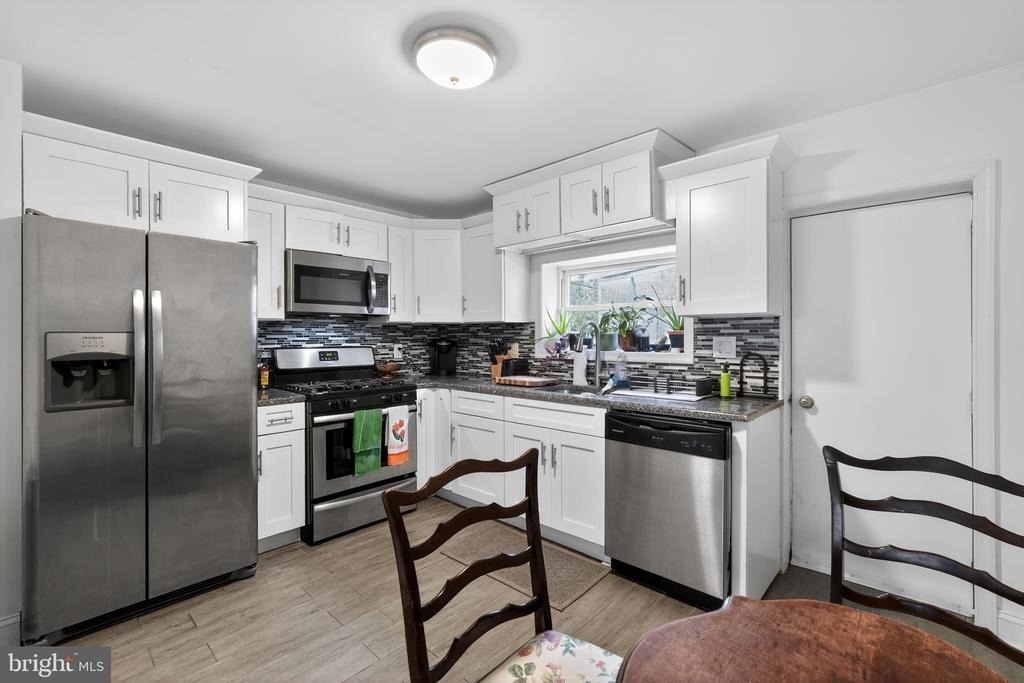2604 E York Street - Photo 1