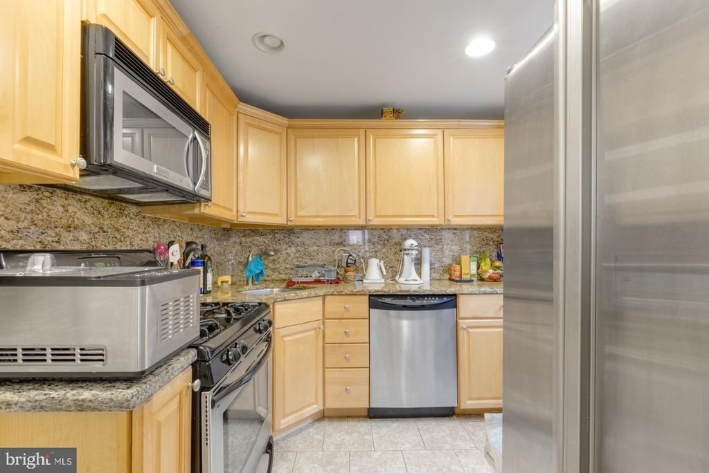 824 N Judson Street - Photo 6