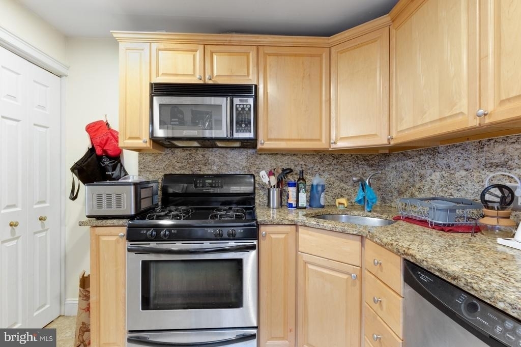824 N Judson Street - Photo 8
