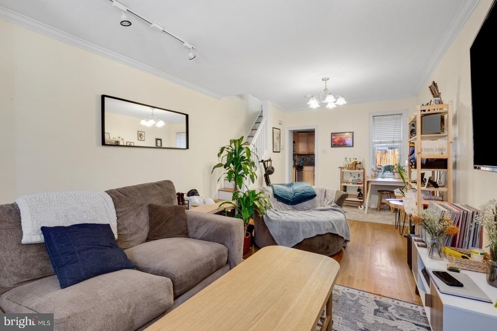 824 N Judson Street - Photo 2