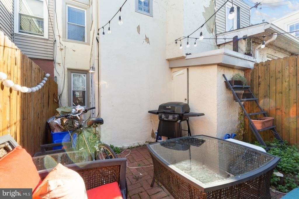 824 N Judson Street - Photo 10