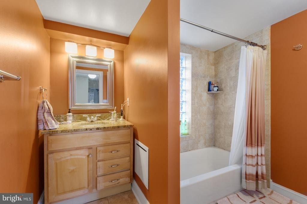 824 N Judson Street - Photo 12