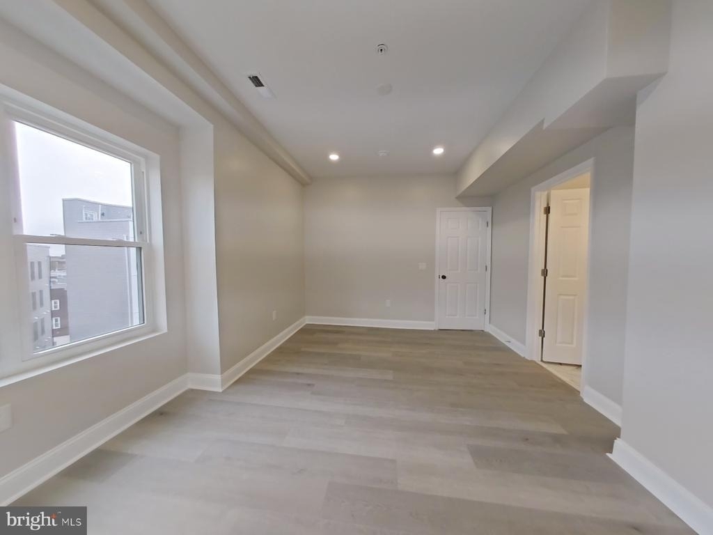 1822 Ridge Avenue - Photo 11