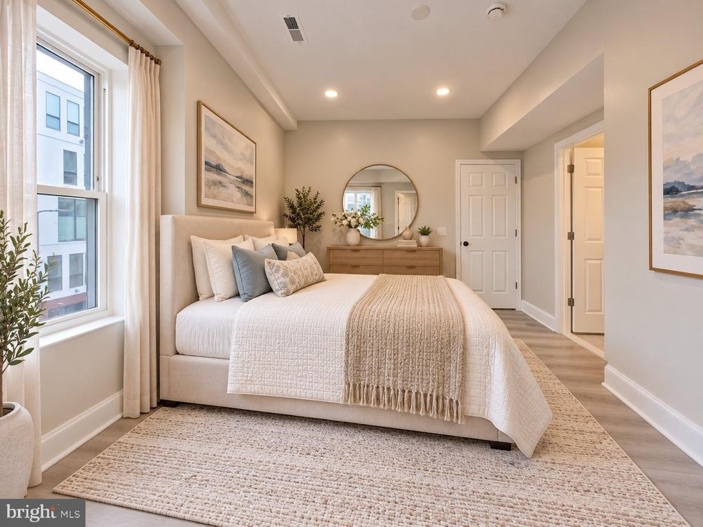 1822 Ridge Avenue - Photo 2
