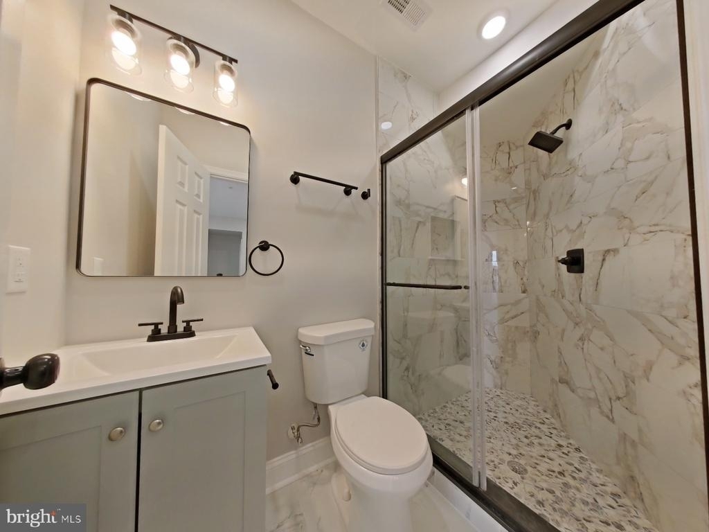 1822 Ridge Avenue - Photo 16