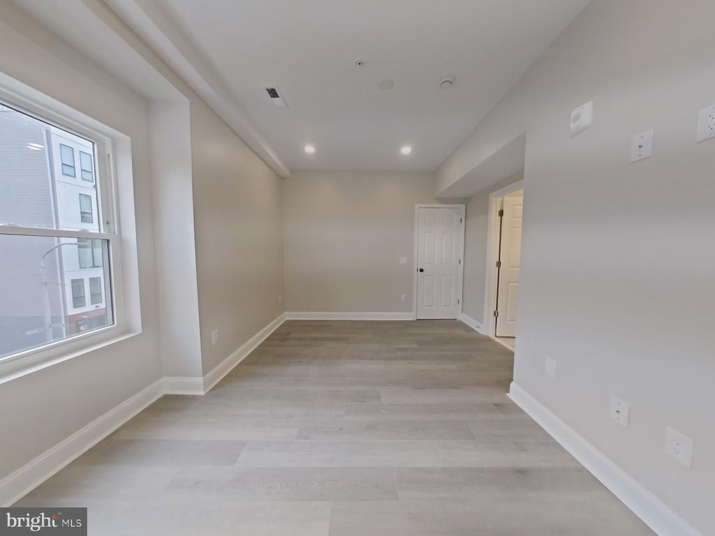 1822 Ridge Avenue - Photo 12