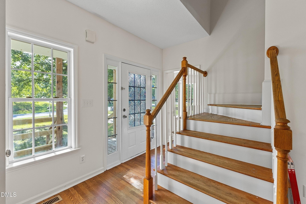223 Presley Boulevard - Photo 9