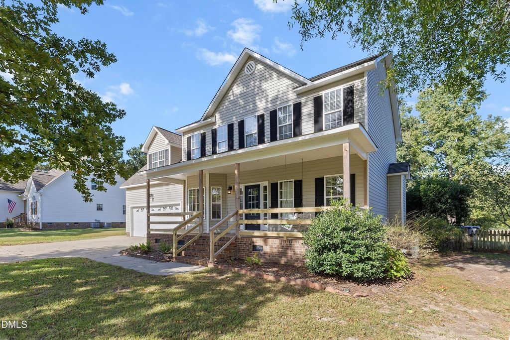 223 Presley Boulevard - Photo 1