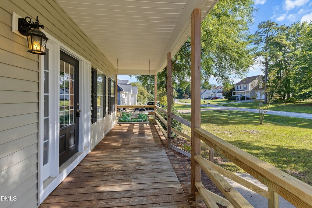 223 Presley Boulevard - Photo 7