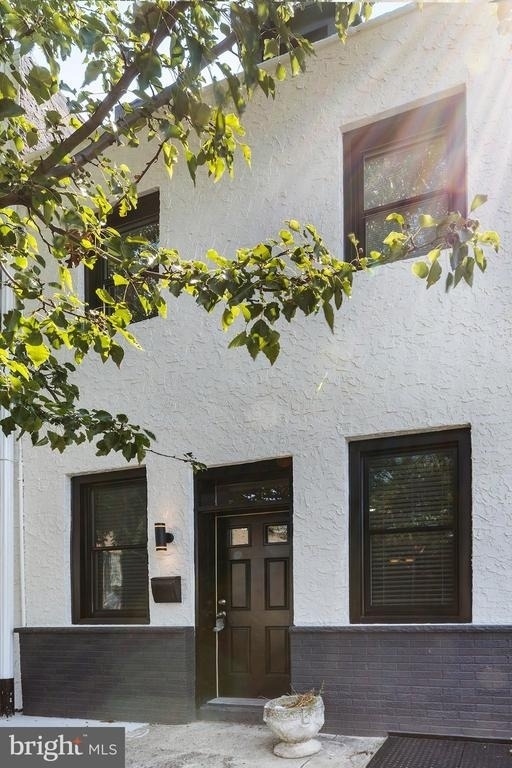 943 E Passyunk Avenue - Photo 1