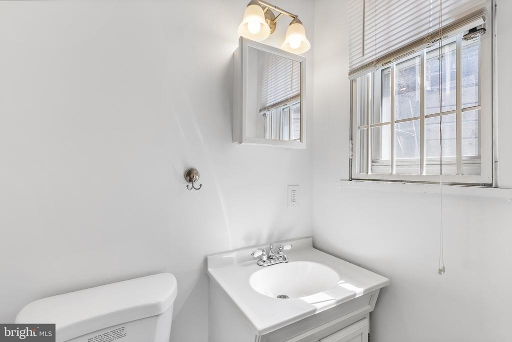 943 E Passyunk Avenue - Photo 9