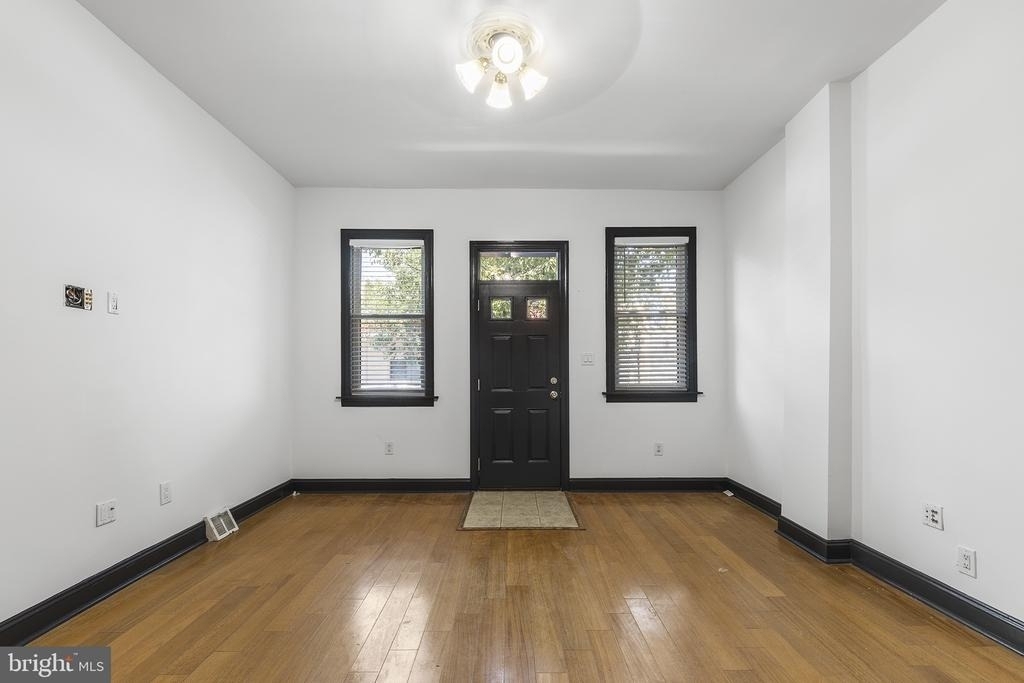 943 E Passyunk Avenue - Photo 3