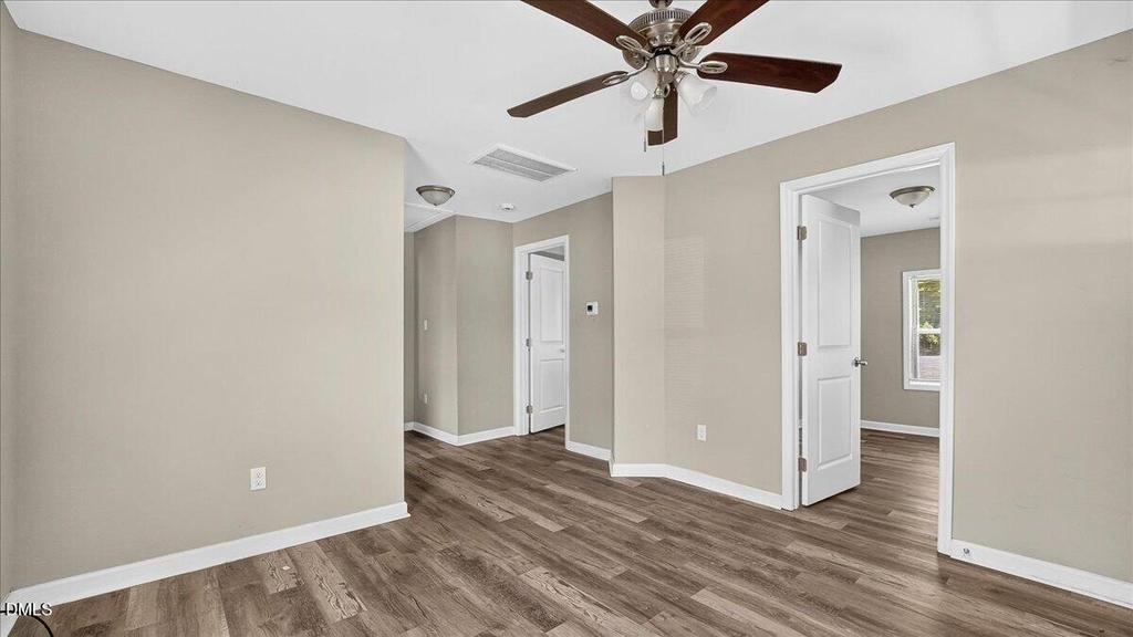 415 Spring Court - Photo 2