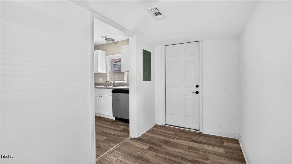 415 Spring Court - Photo 15