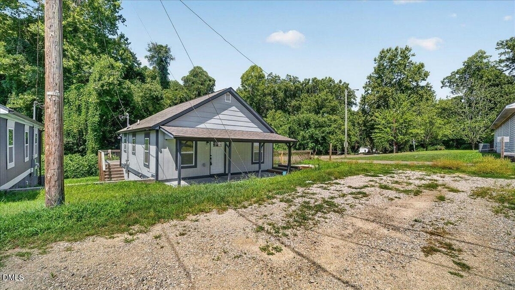 415 Spring Court - Photo 0