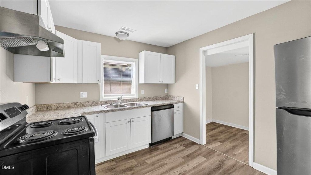 415 Spring Court - Photo 11