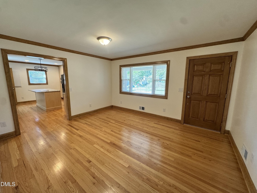 402 N Pine Street - Photo 7