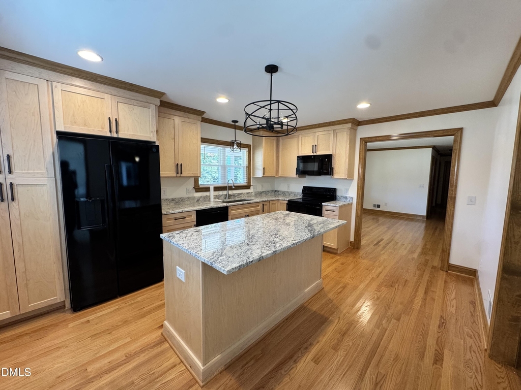 402 N Pine Street - Photo 4