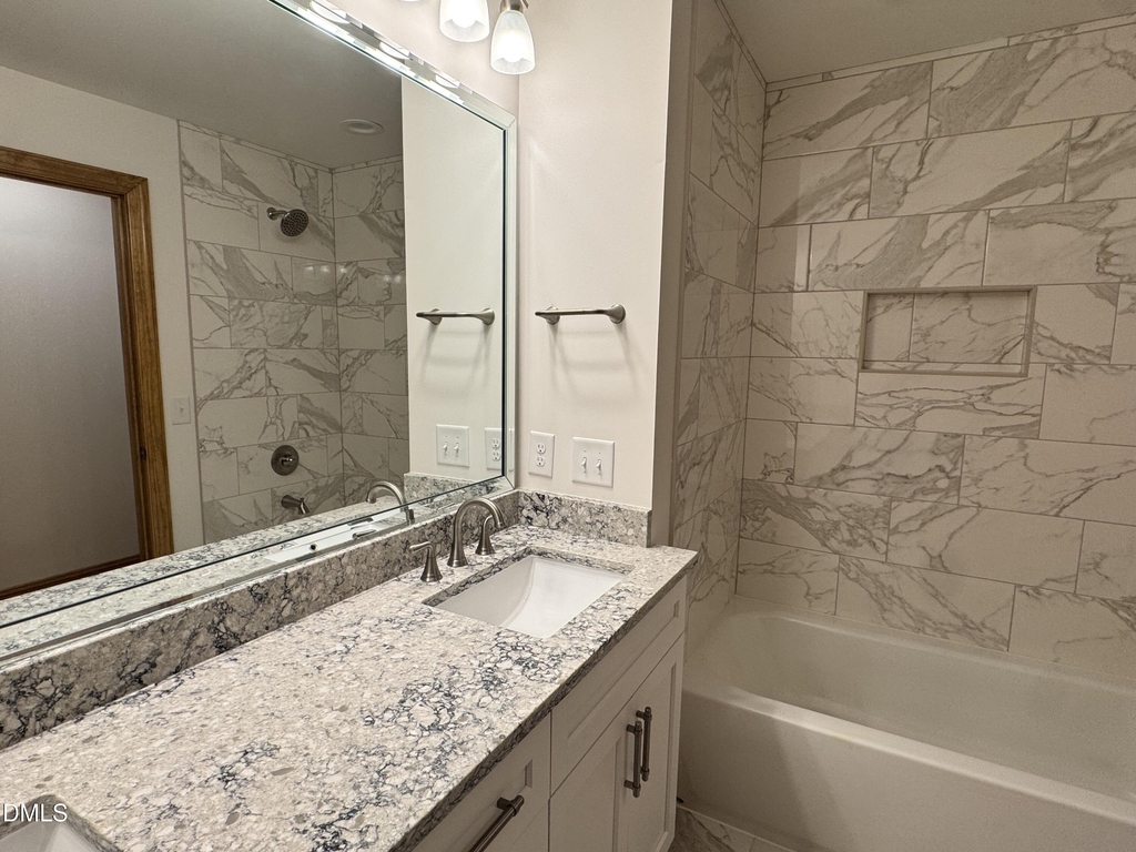 402 N Pine Street - Photo 11