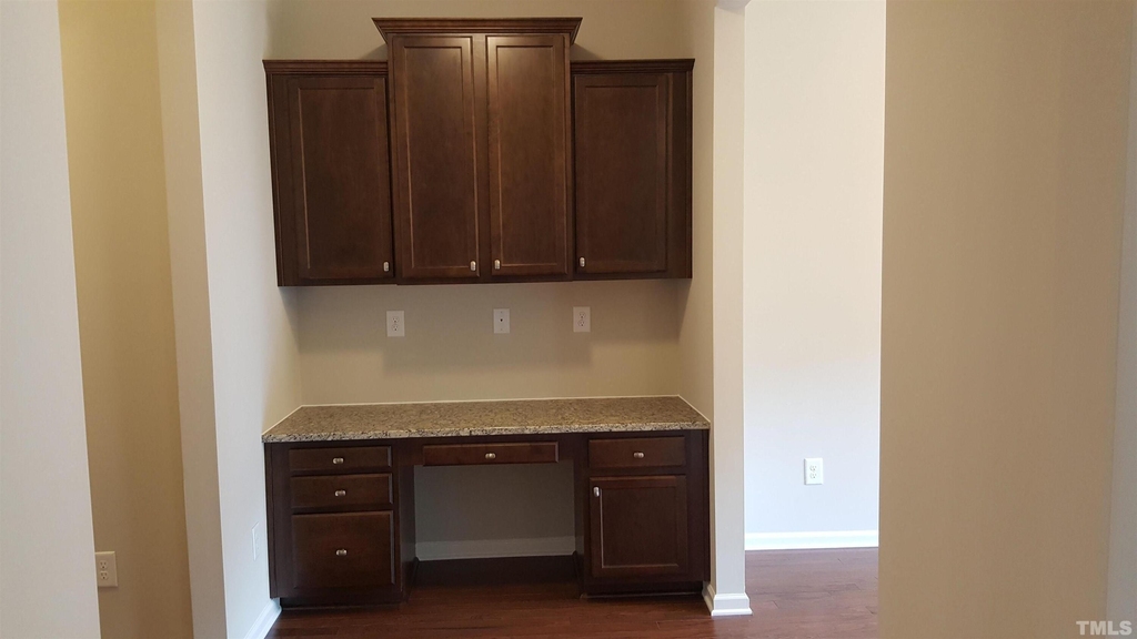 216 Hamlet Place - Photo 7