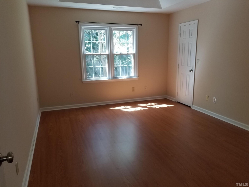 216 Hamlet Place - Photo 16