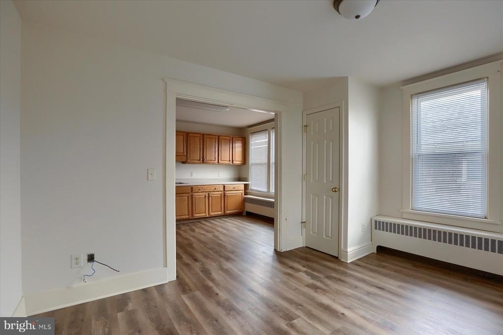 322 S Railroad Street - Photo 5
