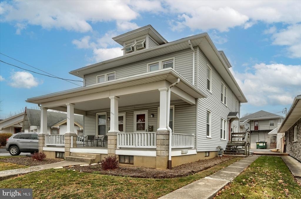322 S Railroad Street - Photo 0