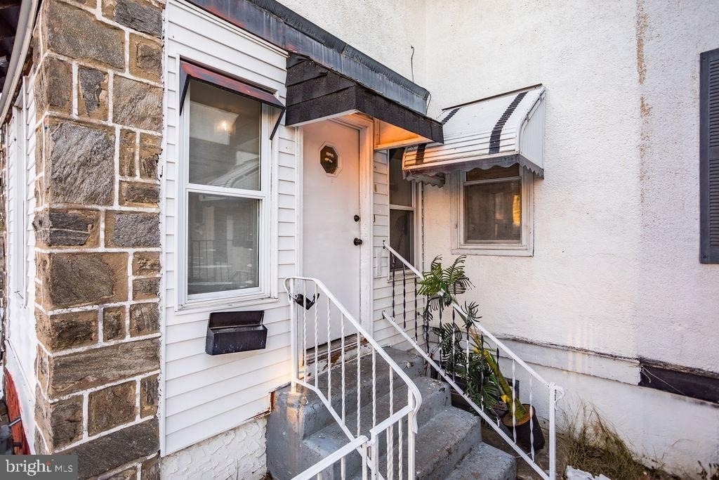 213 Heather Road - Photo 2