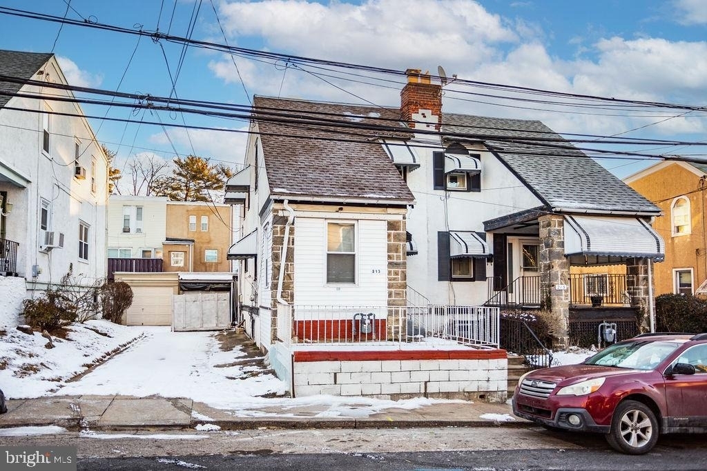 213 Heather Road - Photo 0