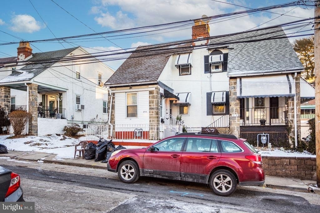 213 Heather Road - Photo 1