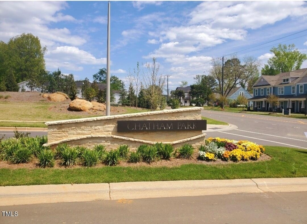 451 Vine Parkway - Photo 9