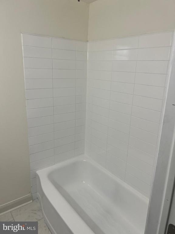 319 W 21st Street - Photo 6