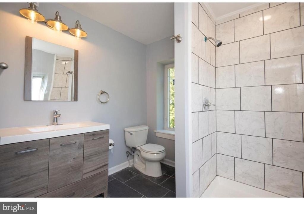 217 W Lancaster Avenue - Photo 3