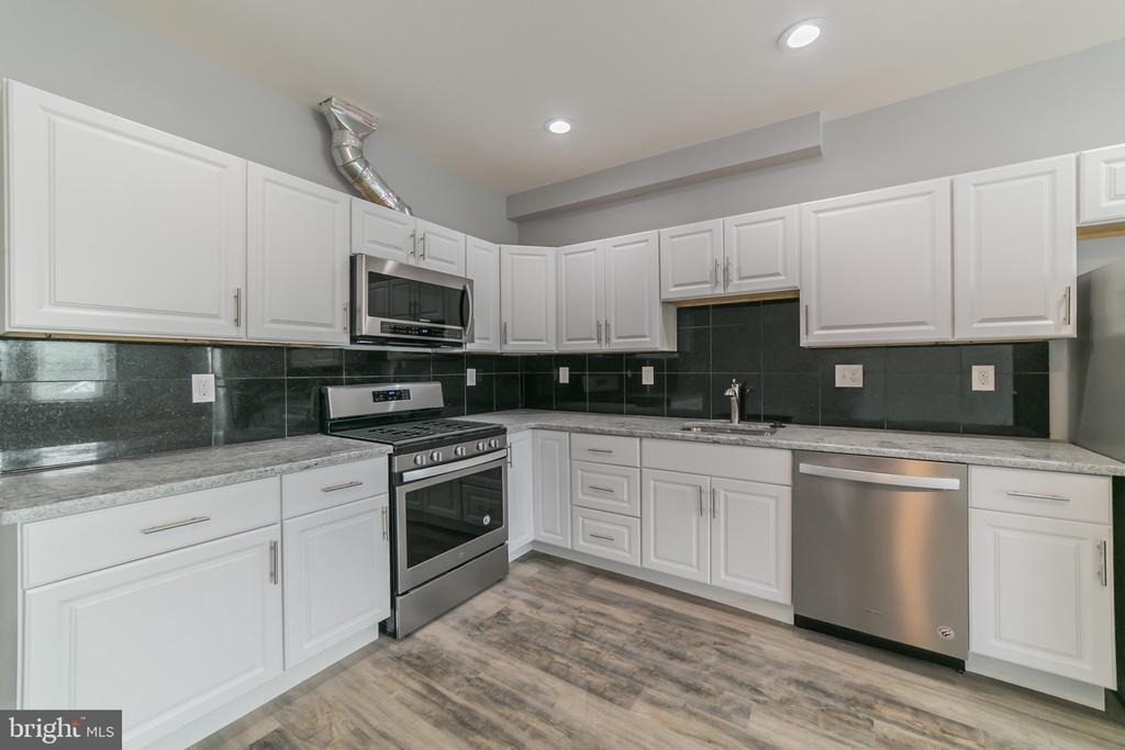 217 W Lancaster Avenue - Photo 3