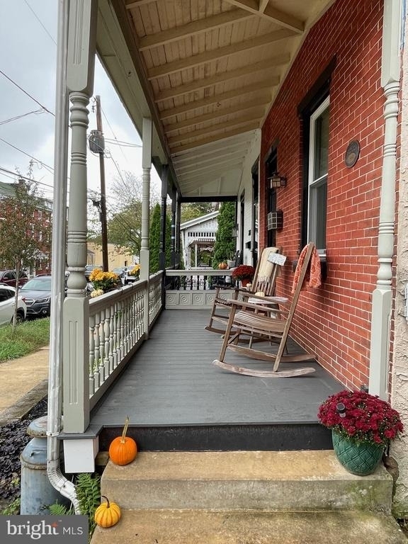 230 Morgan Street - Photo 2