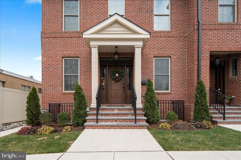 262 W Ashland Street - Photo 16