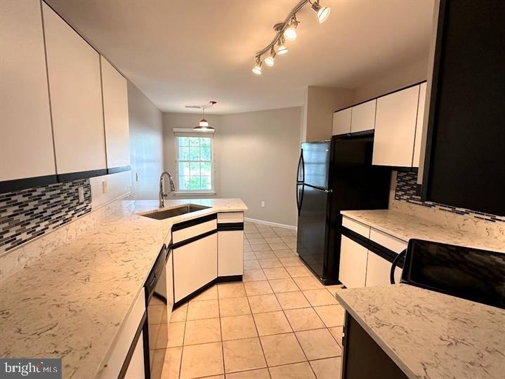 163 Hawthorne Court - Photo 9