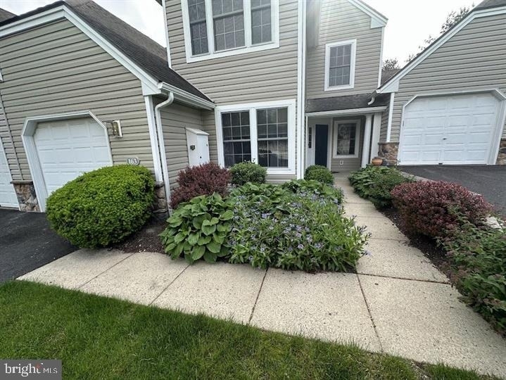 163 Hawthorne Court - Photo 3