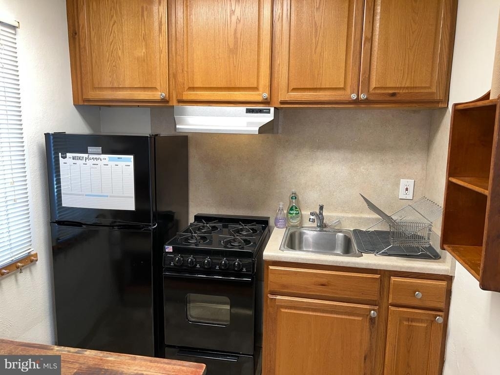 366 N Harrison Street - Photo 4
