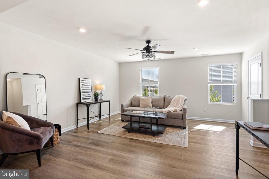7 F Parsons Boulevard - Photo 9