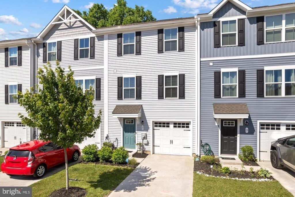 7 F Parsons Boulevard - Photo 0