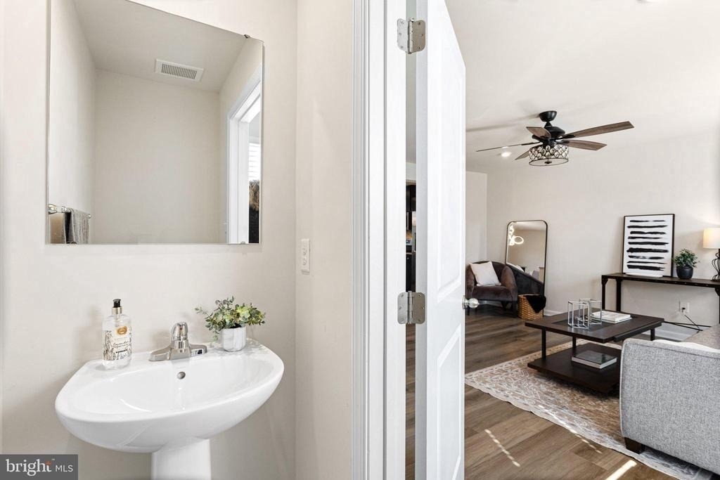 7 F Parsons Boulevard - Photo 11