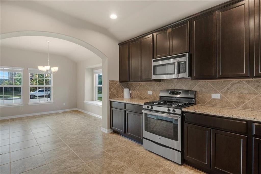 8233 Arezzo Dr - Photo 5