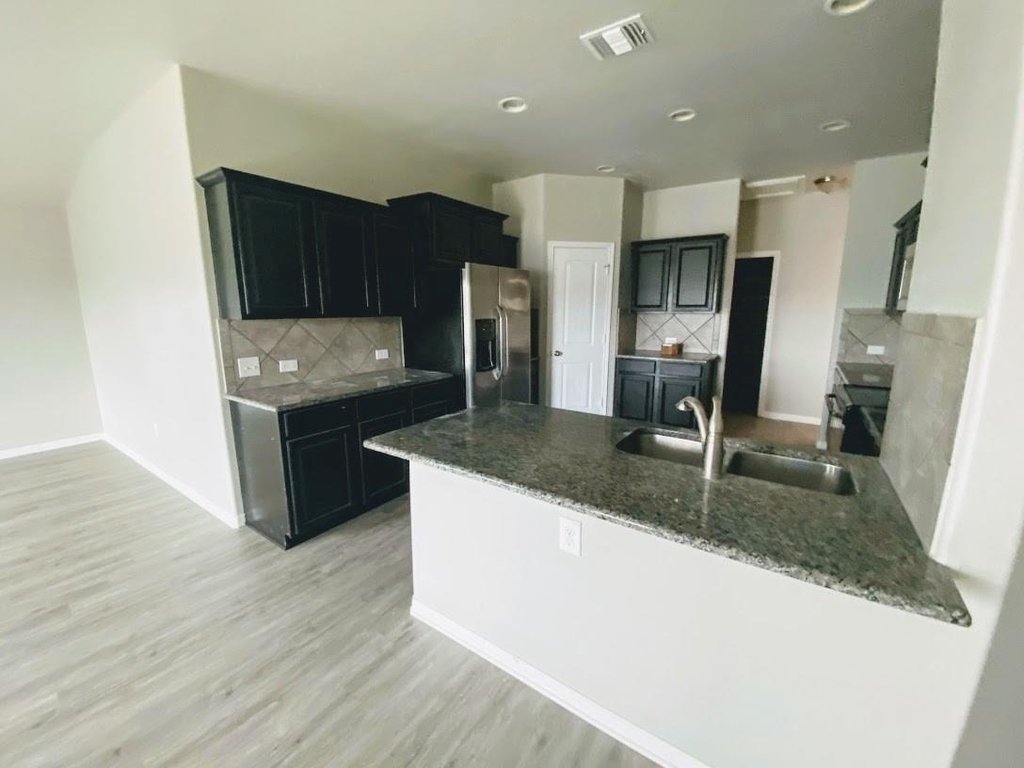 228 Avalanche Ave - Photo 3