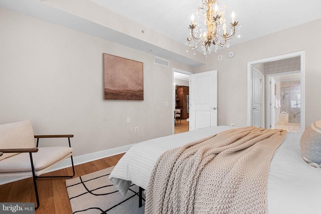 7710 Woodmont Avenue - Photo 30