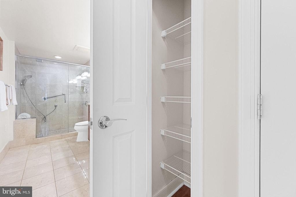 7710 Woodmont Avenue - Photo 34
