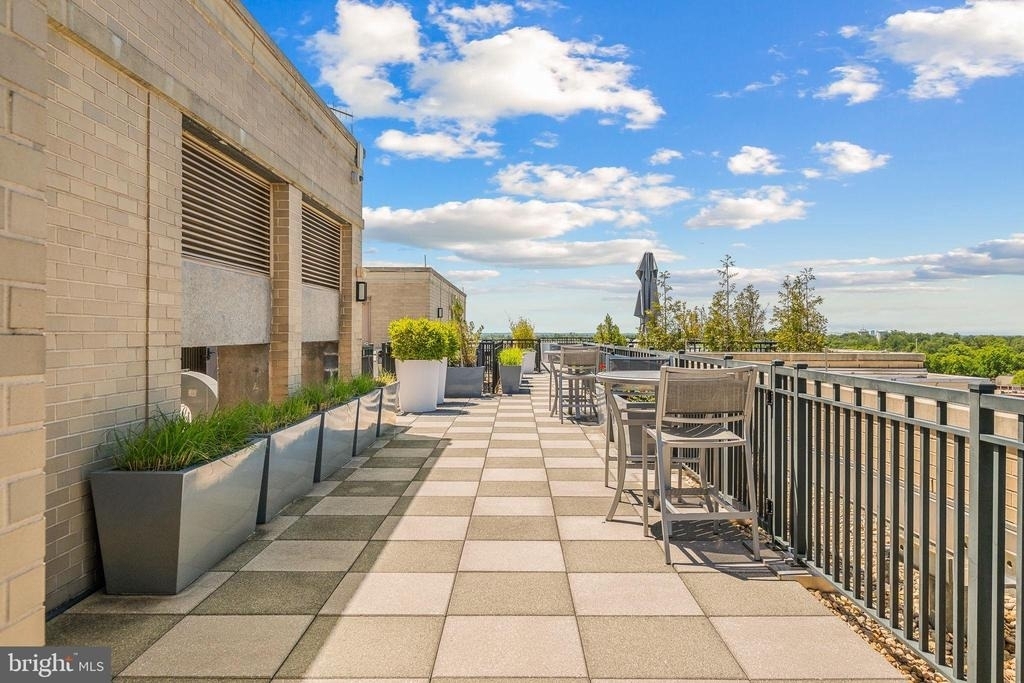 7710 Woodmont Avenue - Photo 48